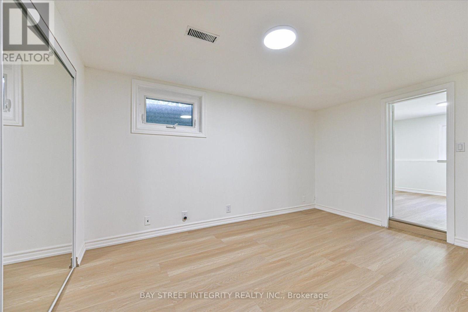 151 OLD SURREY LANE - Image 38