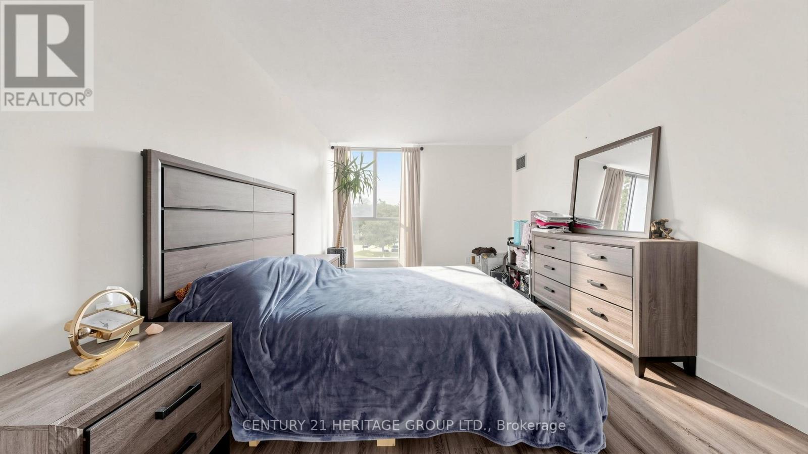 #406 40 BAIF BOULEVARD - 26
