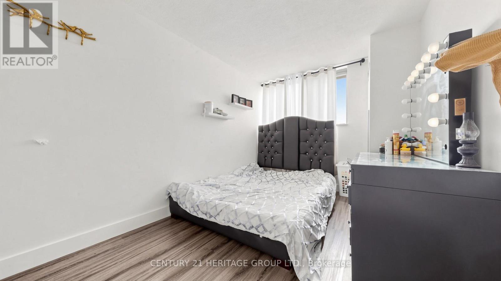 #406 40 BAIF BOULEVARD - 31