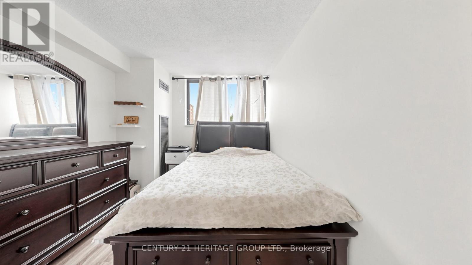 #406 40 BAIF BOULEVARD - 32