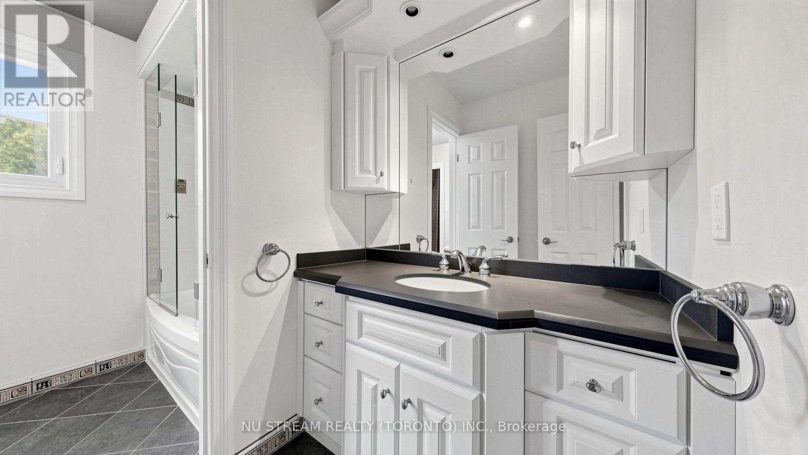 20 BLACKFOREST DRIVE - 20