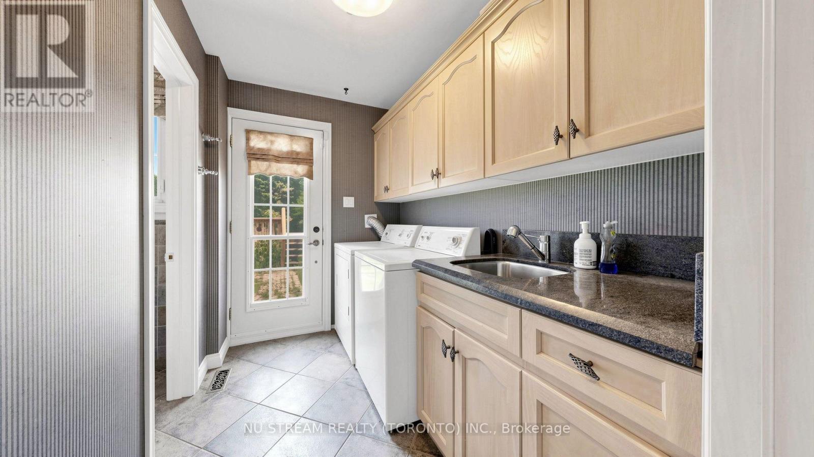 20 BLACKFOREST DRIVE - 24