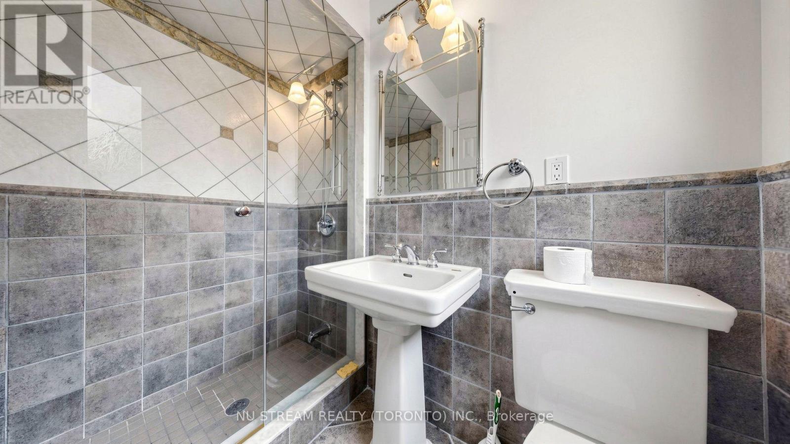 20 BLACKFOREST DRIVE - 25