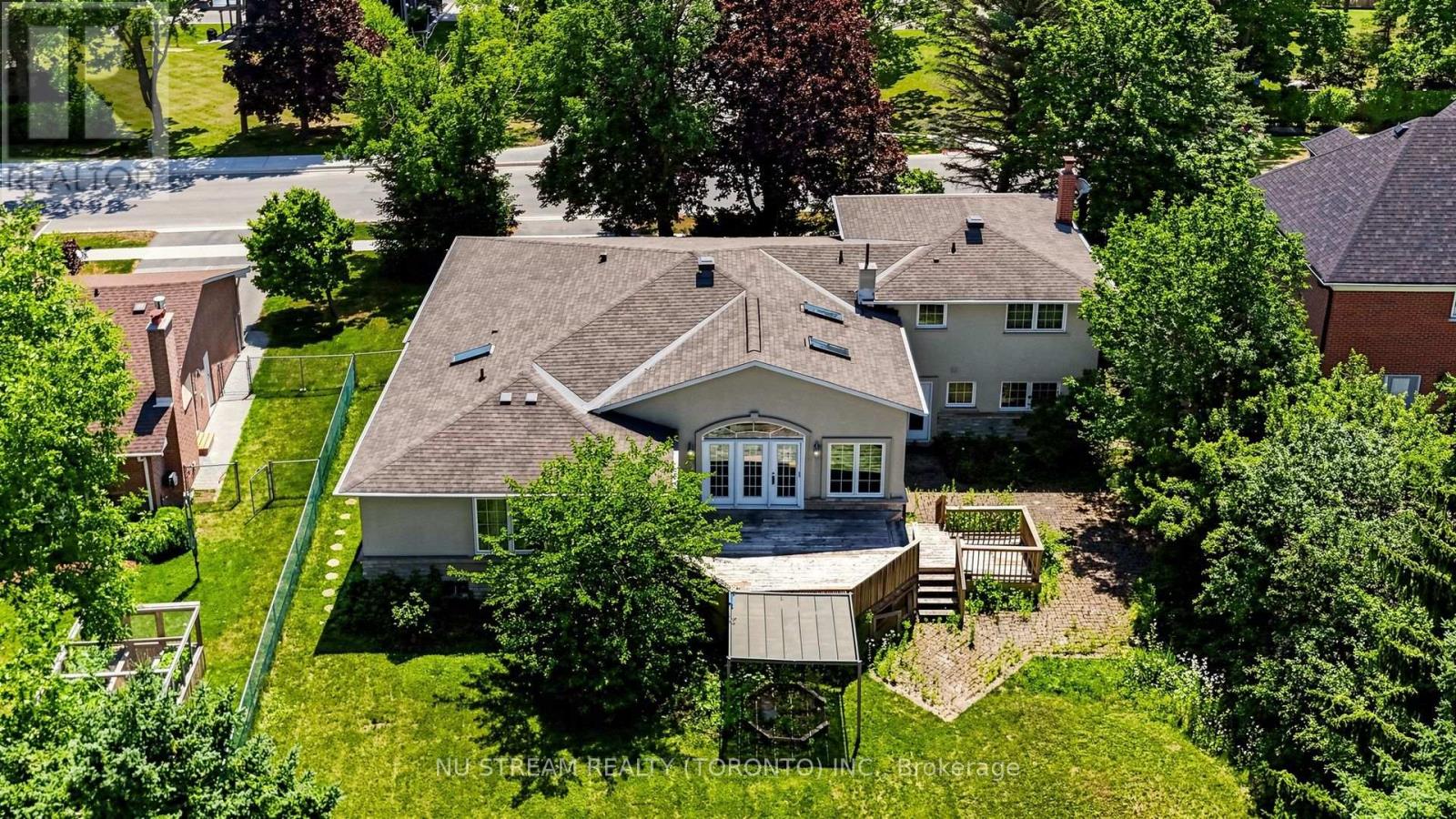 20 BLACKFOREST DRIVE - 33