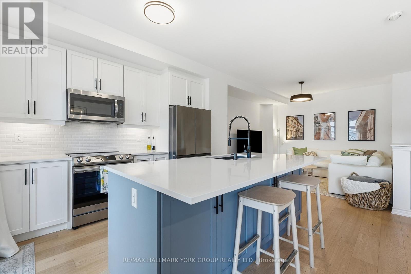 118 ALVIN PEGG DRIVE - 11