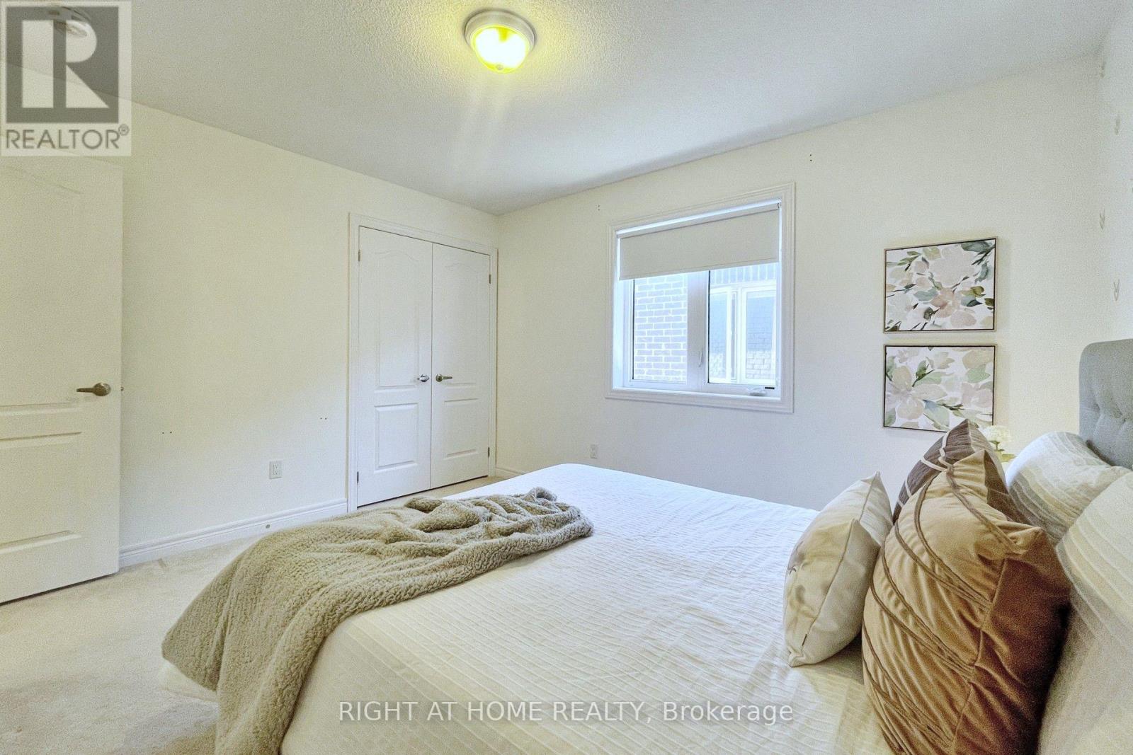 60 FALCONRIDGE TERRACE - 21