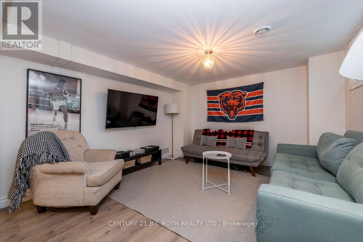 1 OTTAWAY AVENUE - 16