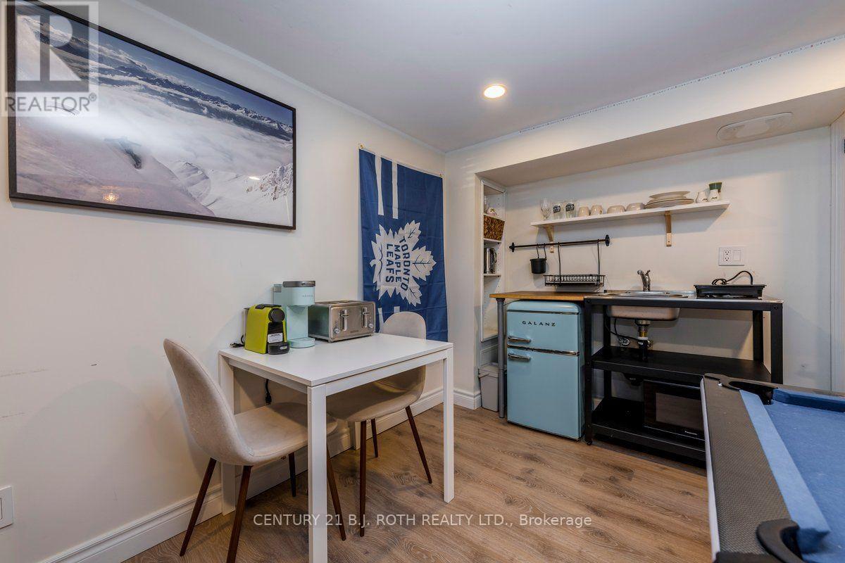 1 OTTAWAY AVENUE - 17