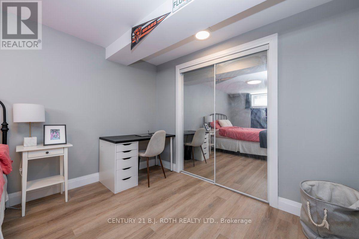 1 OTTAWAY AVENUE - 20
