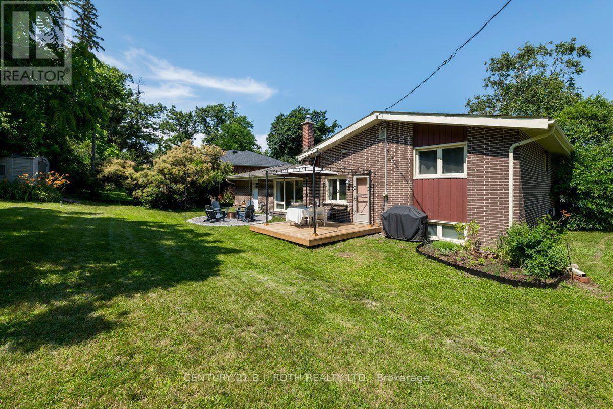 1 OTTAWAY AVENUE - 27