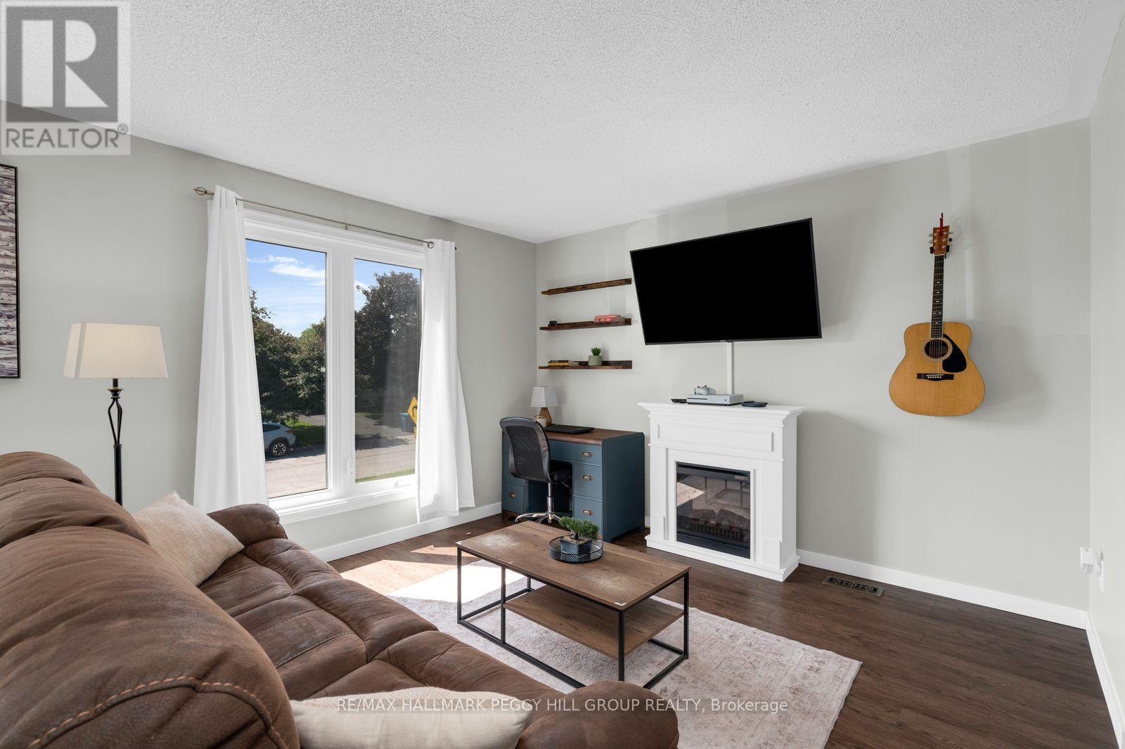6 CINDY LEE CRESCENT - 2
