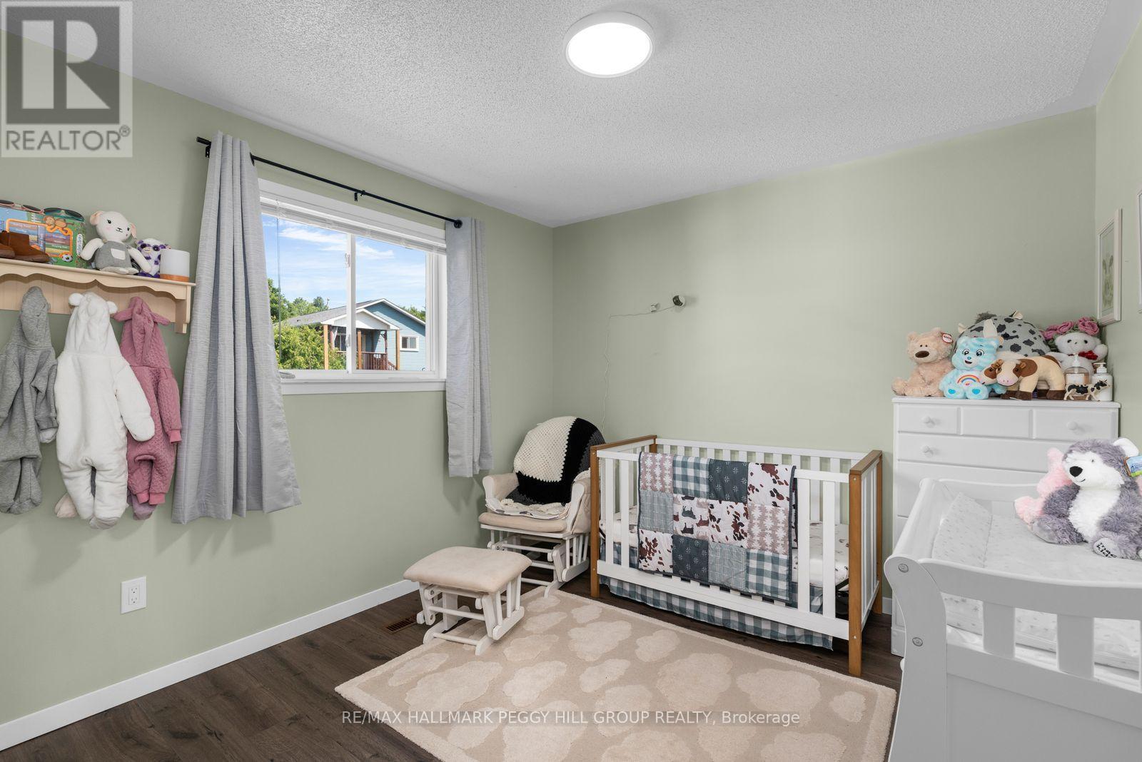 6 CINDY LEE CRESCENT - 8