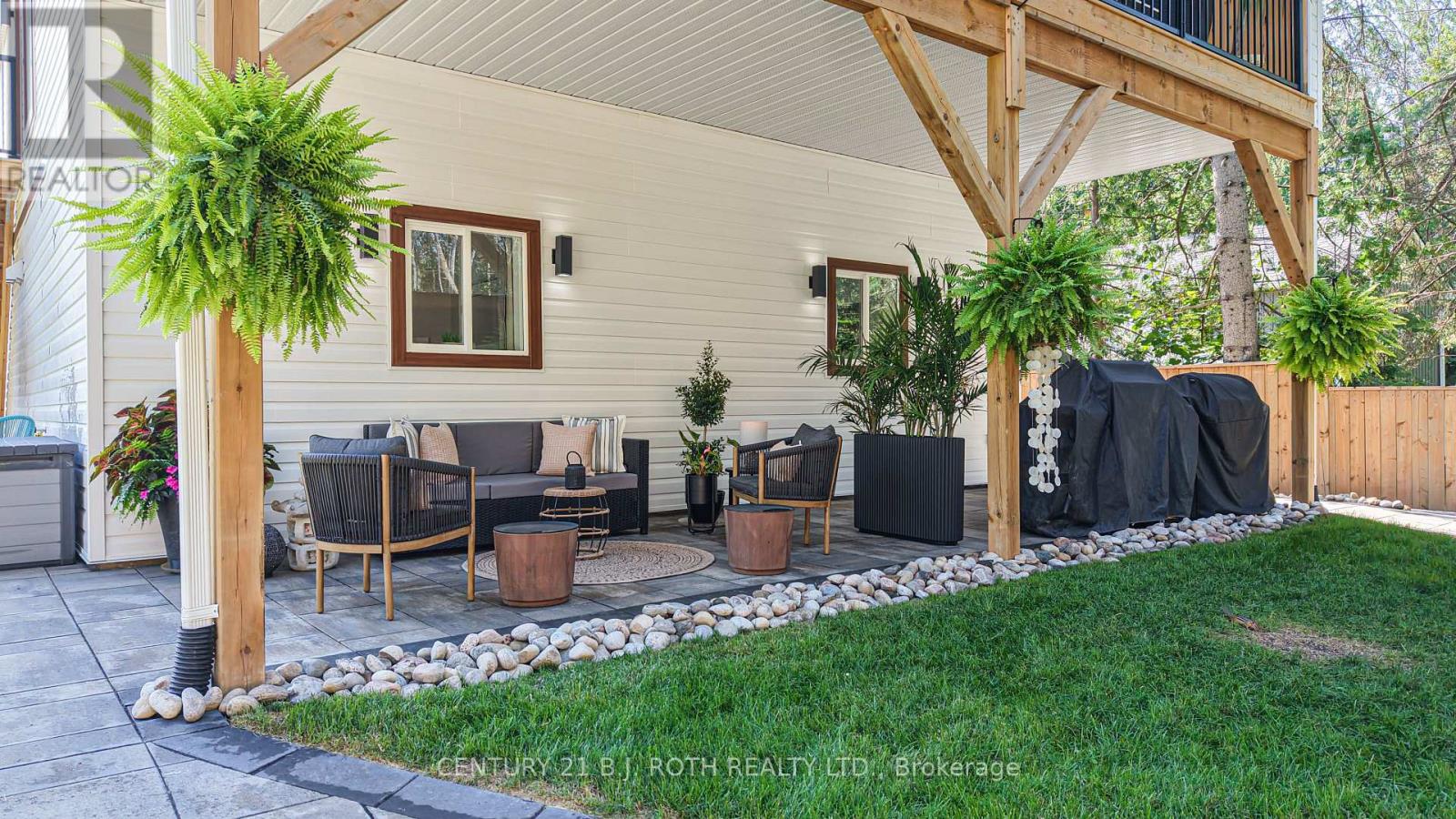 3332 QUETTON STREET - 7