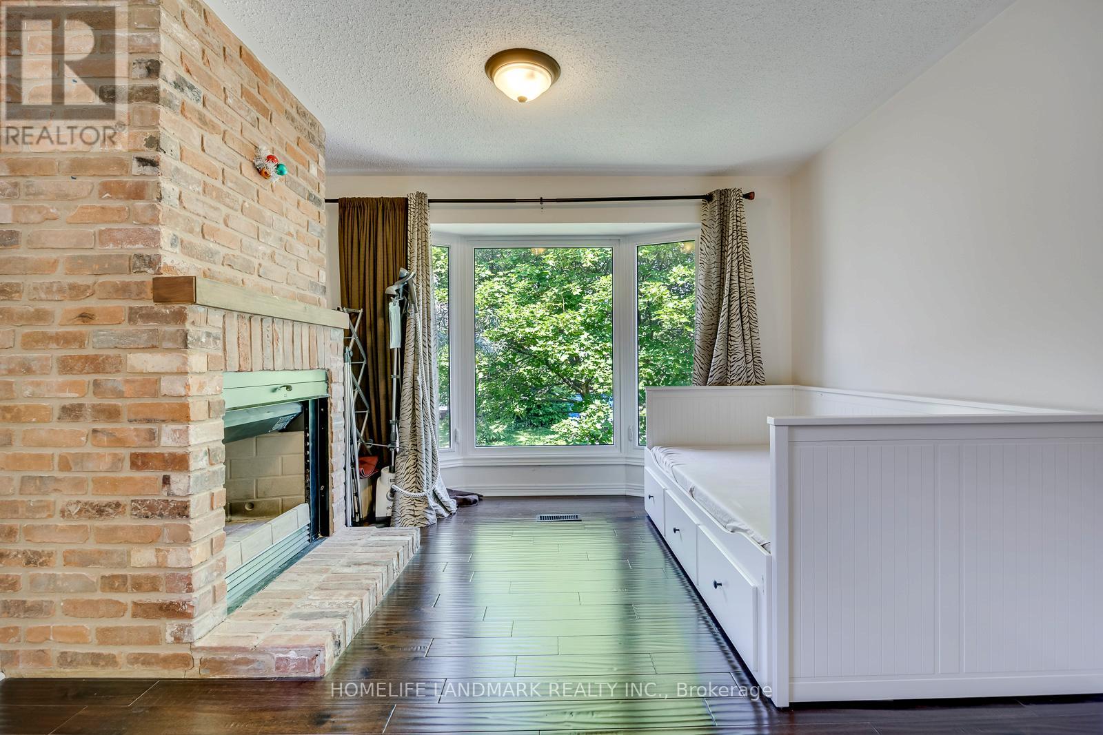 1237 BEECHGROVE CRESCENT - 23