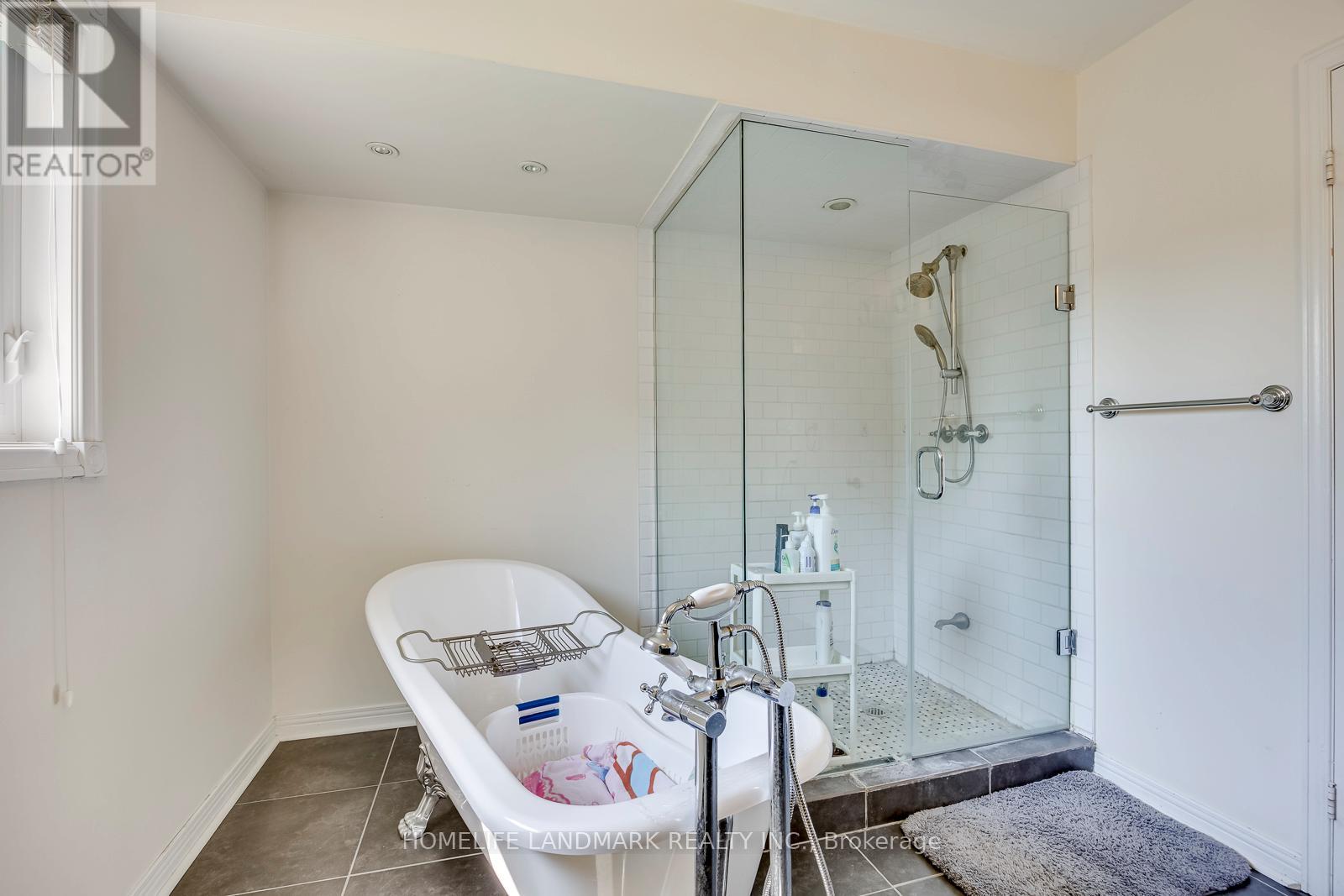 1237 BEECHGROVE CRESCENT - 27