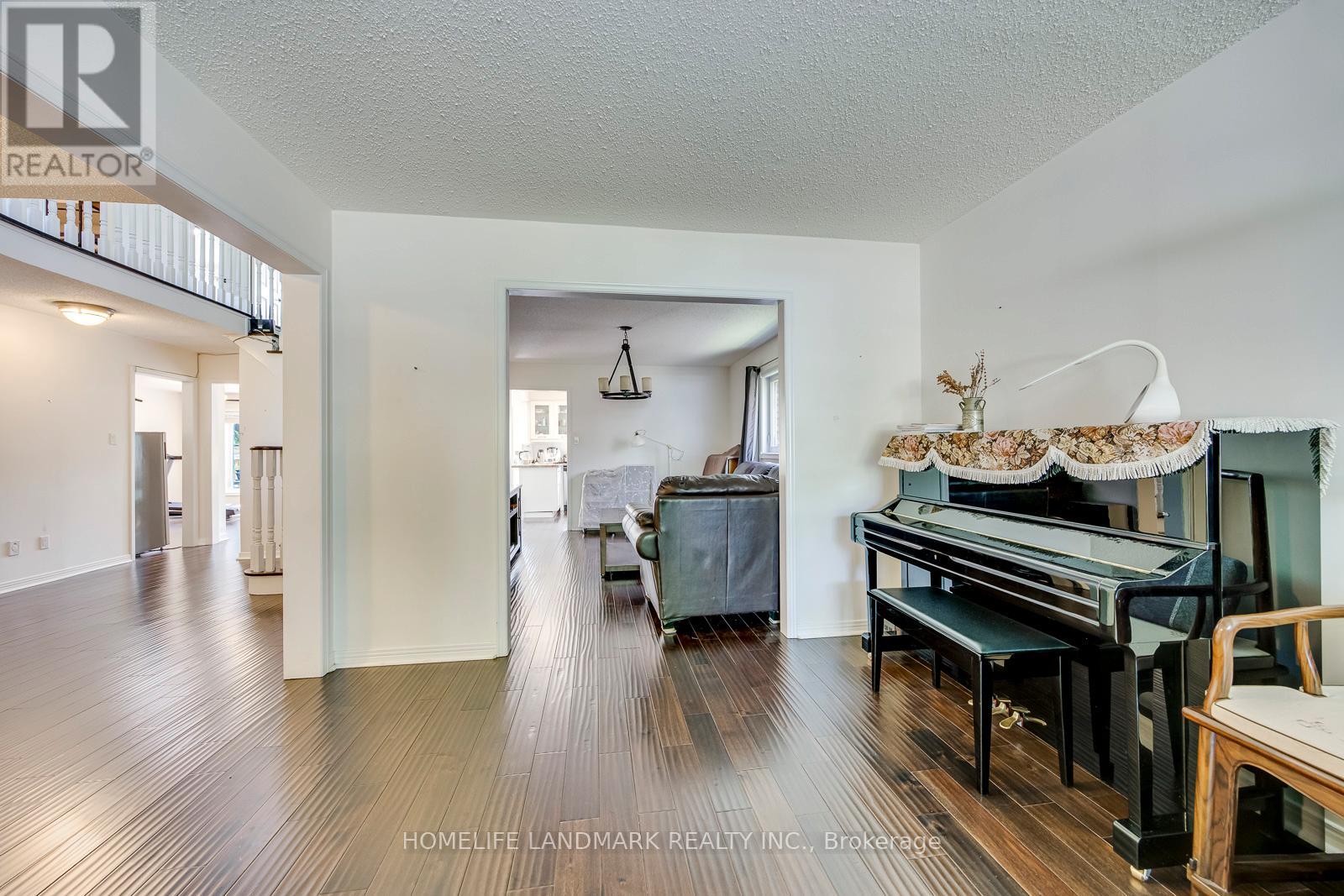 1237 BEECHGROVE CRESCENT - 5