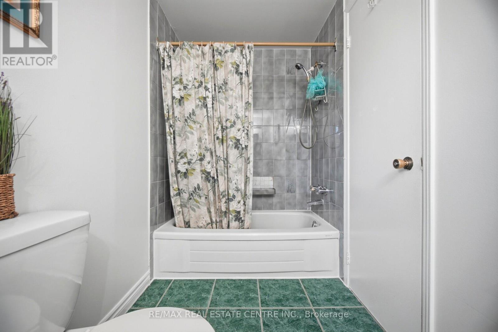 6884 EDENWOOD DRIVE - 31