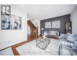 Kitchen - 2 Beachville Circle, Brampton, ON L6X0V4 Photo 6