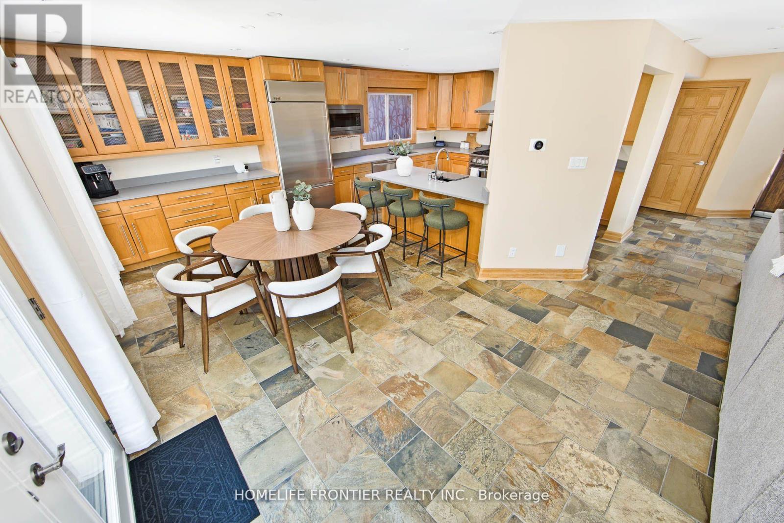 6124 HARDESTY CRESCENT - 7