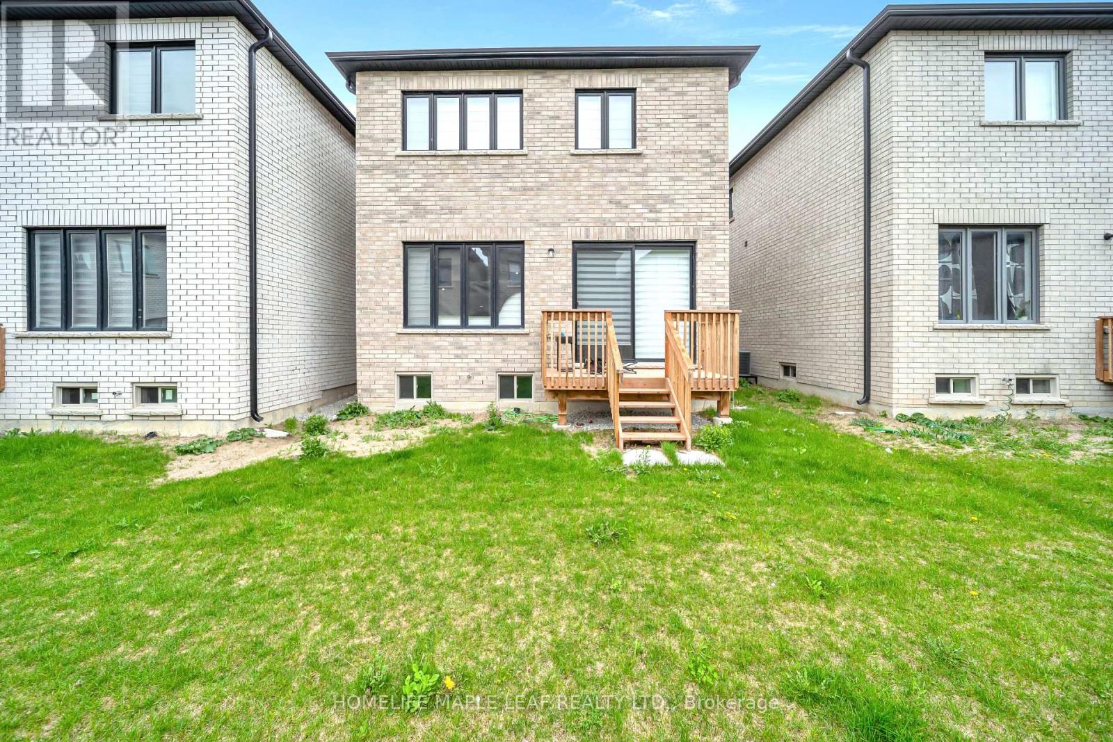 32 CAMINO REAL DRIVE - 36