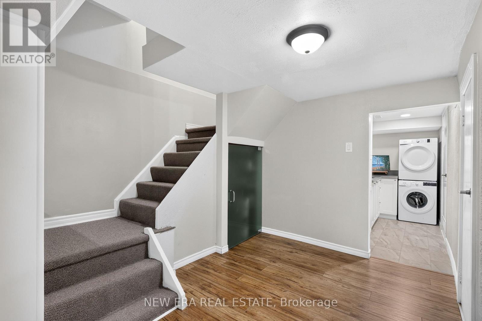 #51 5020 DELAWARE DRIVE - 19
