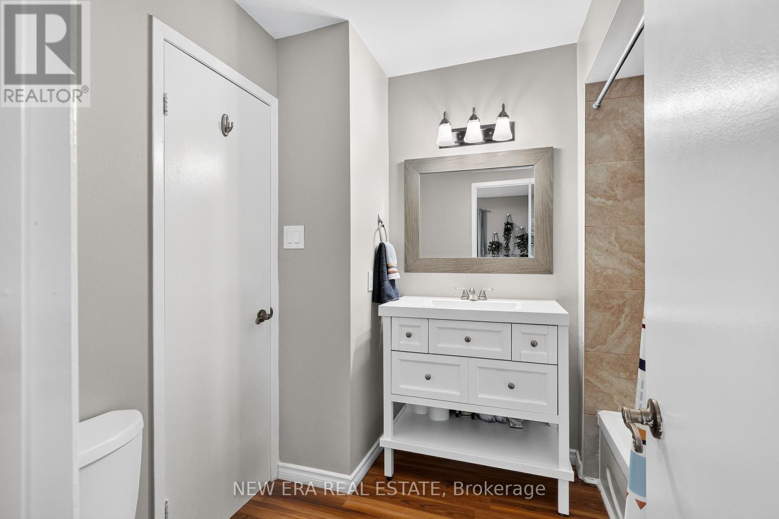 #51 5020 DELAWARE DRIVE - 25