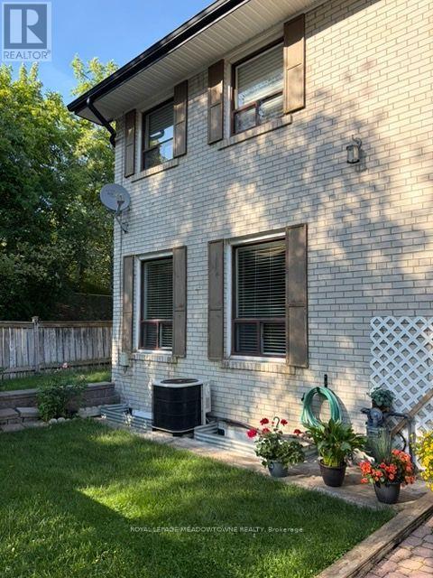 #19 61 ARDGLEN DRIVE - 3