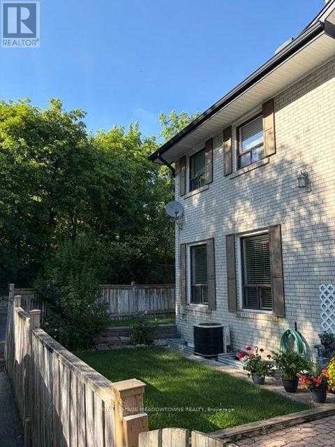 #19 61 ARDGLEN DRIVE - 4