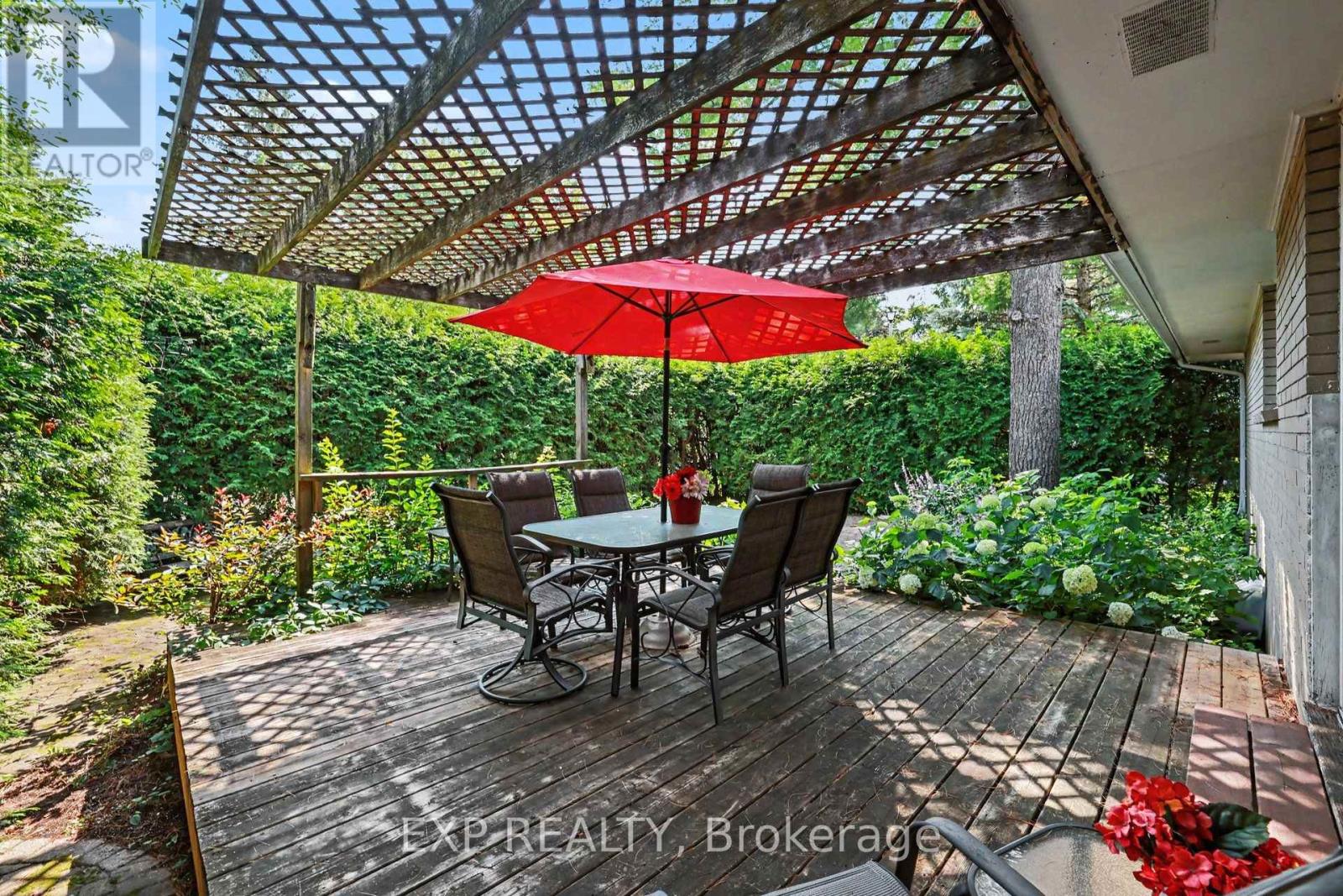 16 ELMSLEY CRESCENT - 31