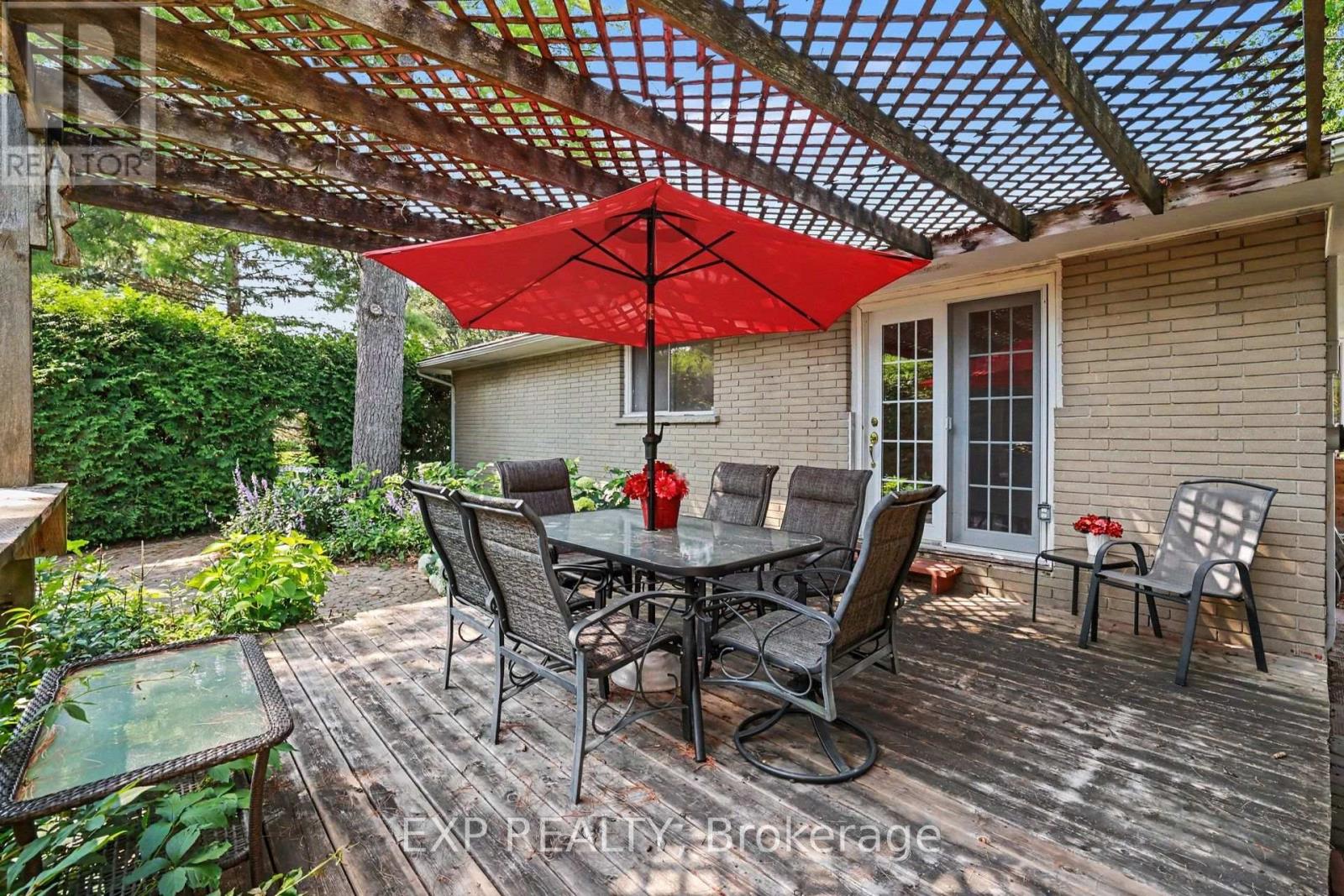 16 ELMSLEY CRESCENT - 30