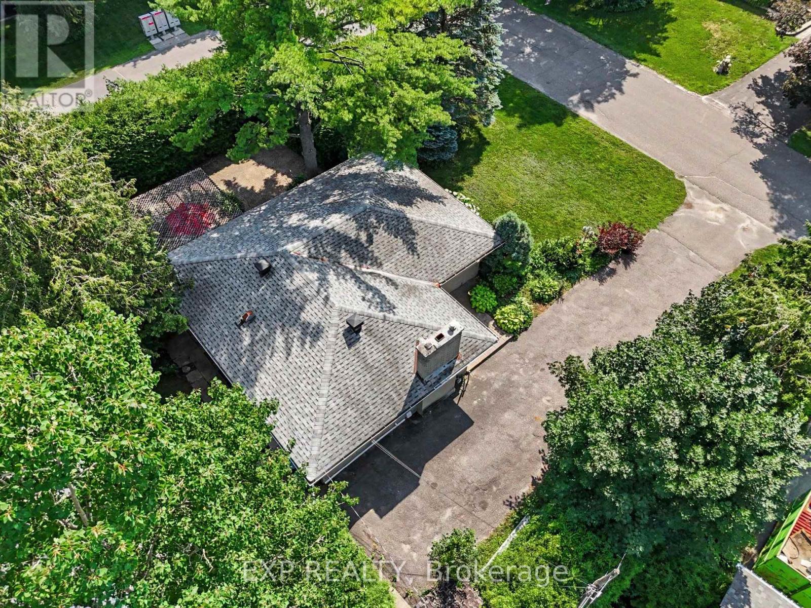 16 ELMSLEY CRESCENT - 34