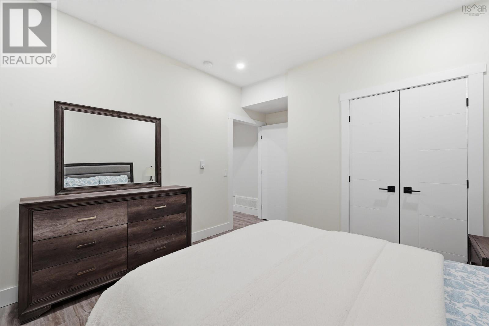 69 Sophia Street - 35