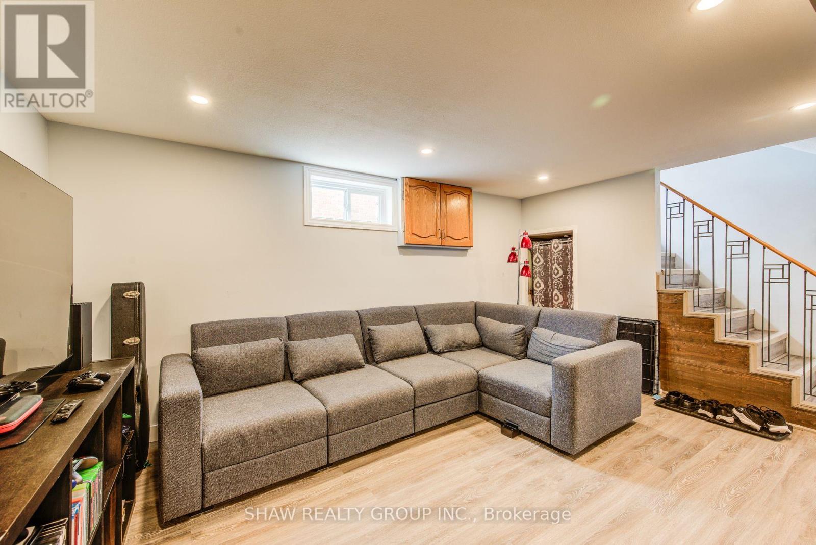 468 HIGHLAND ROAD - 23