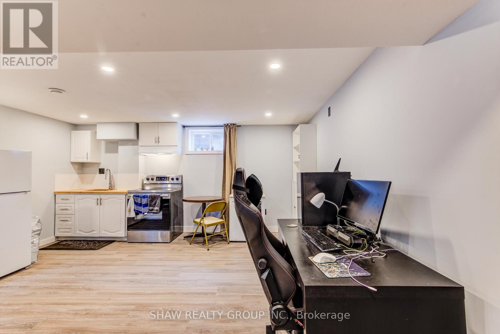 468 HIGHLAND ROAD - 24