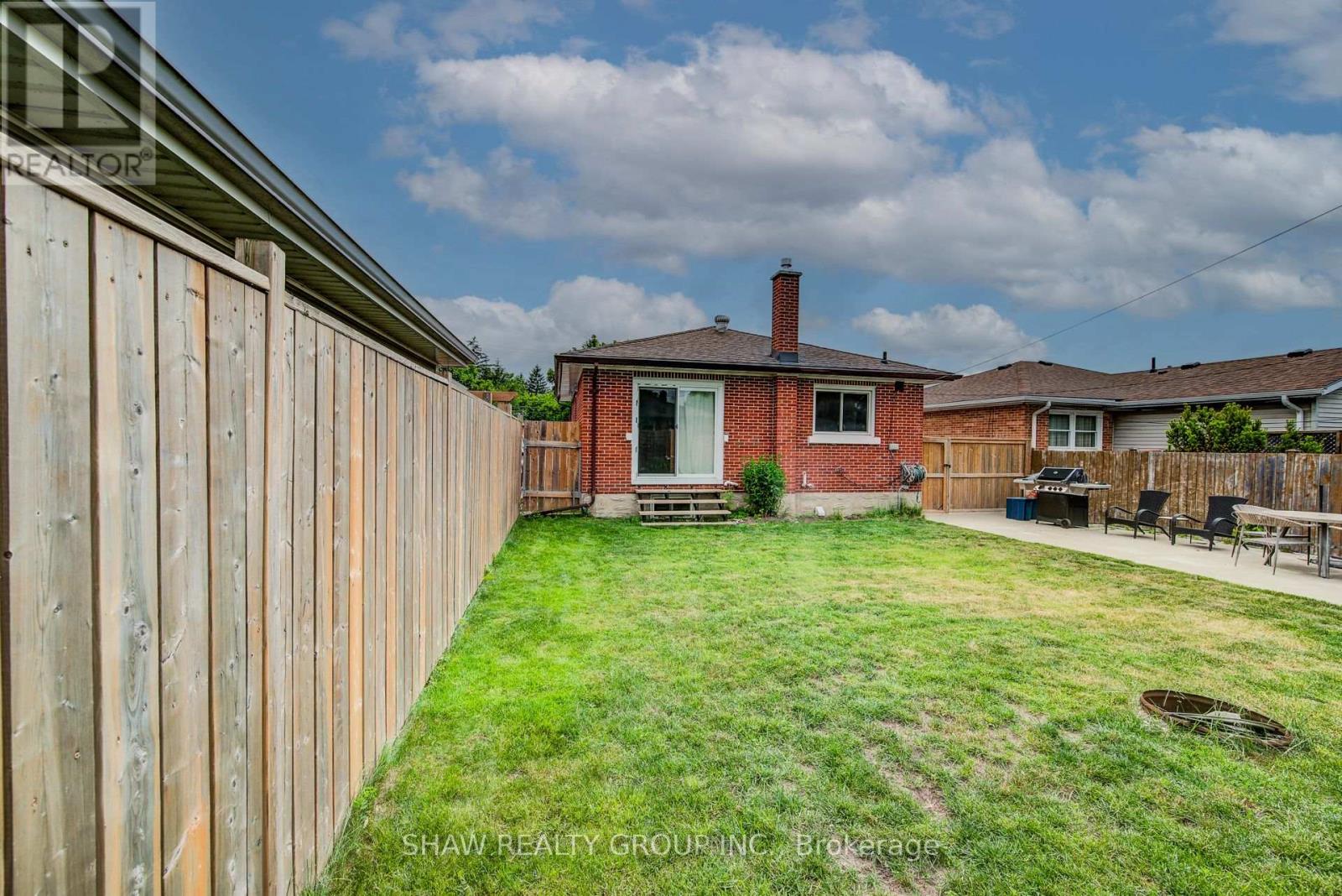 468 HIGHLAND ROAD - 33