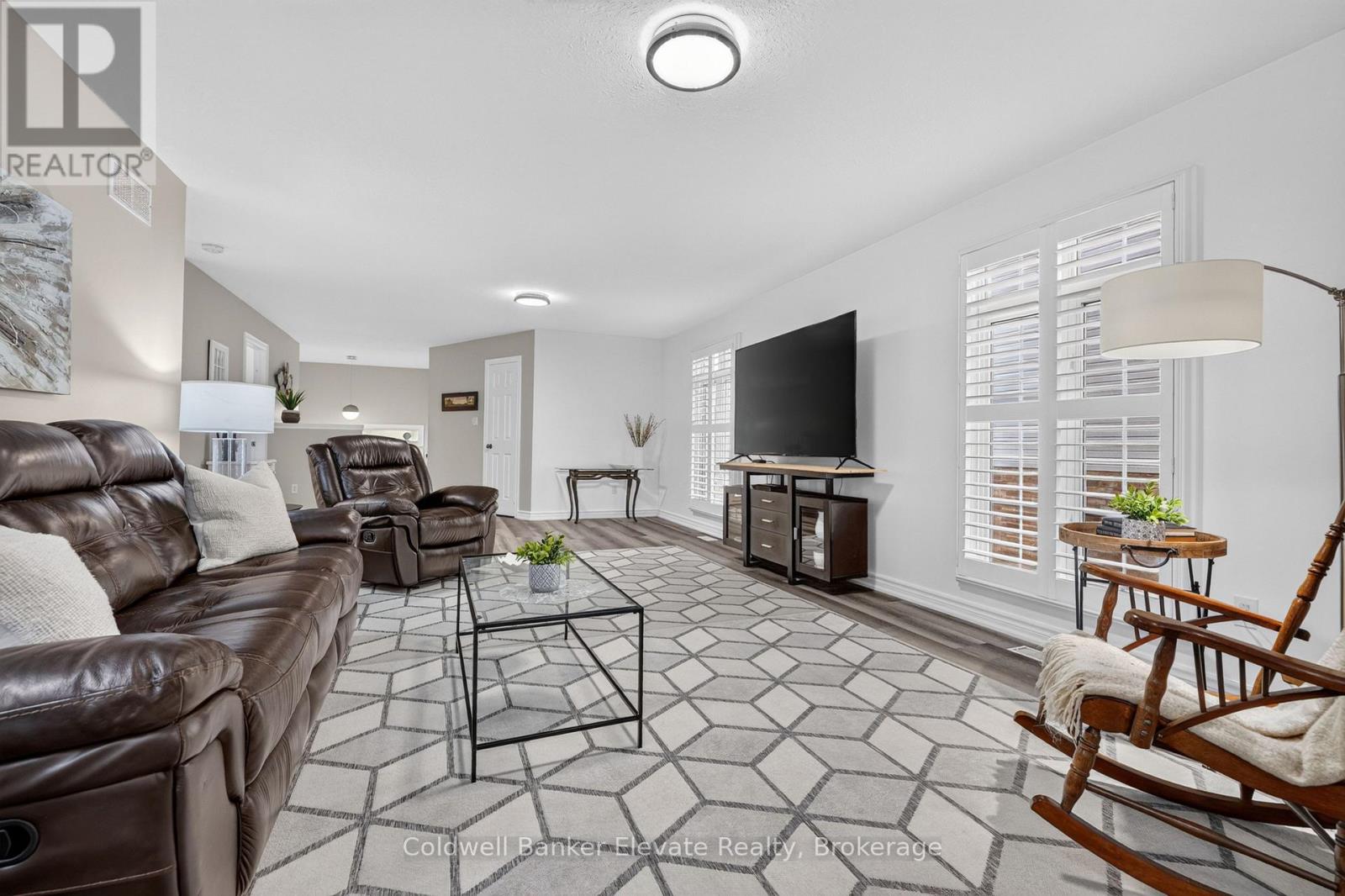 957 GZOWSKI STREET - Image 10