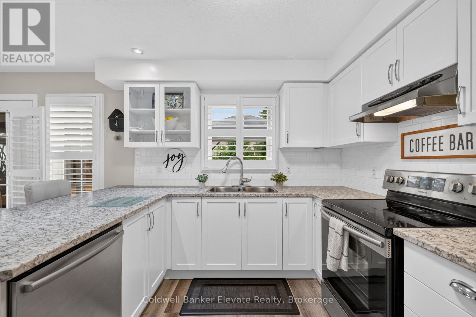 957 GZOWSKI STREET - Image 16