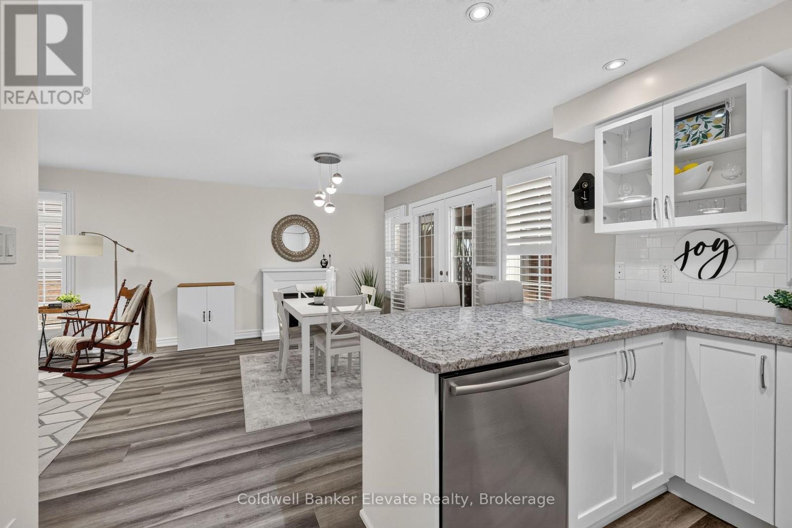 957 GZOWSKI STREET - Image 17