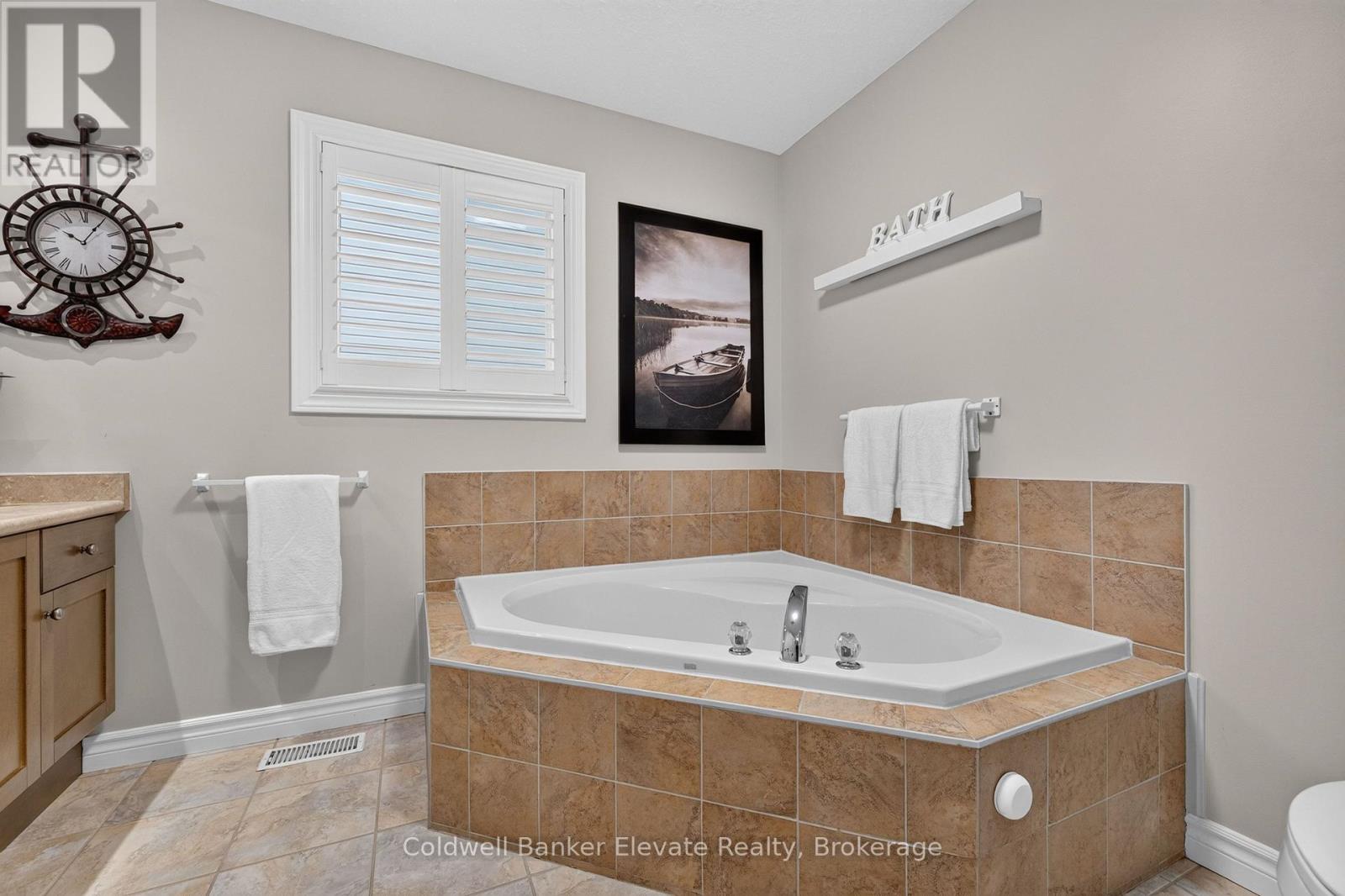 957 GZOWSKI STREET - Image 20