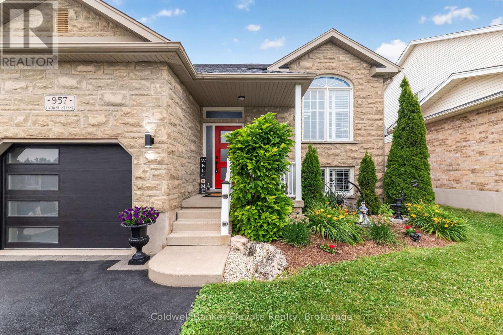 957 GZOWSKI STREET - Image 3