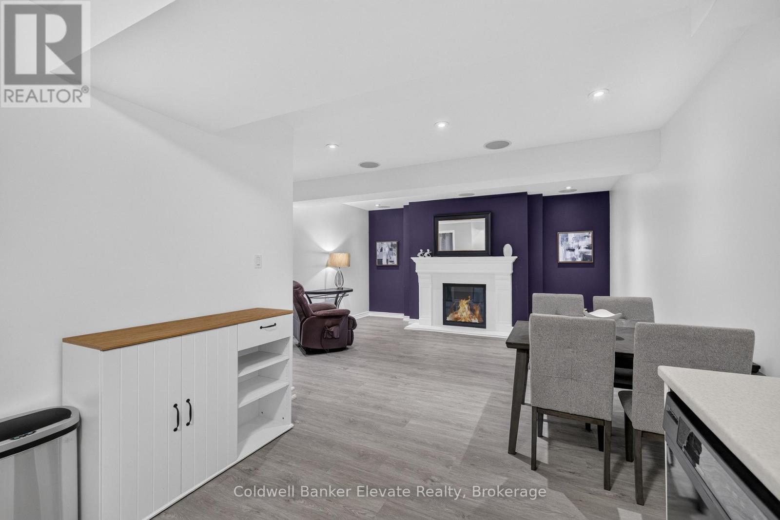 957 GZOWSKI STREET - Image 32