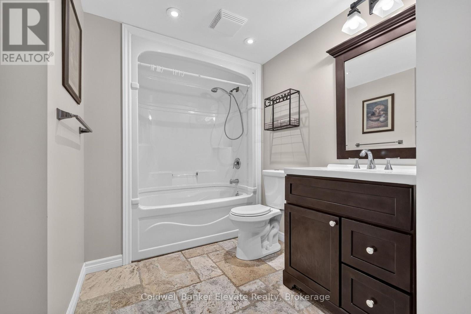 957 GZOWSKI STREET - Image 33