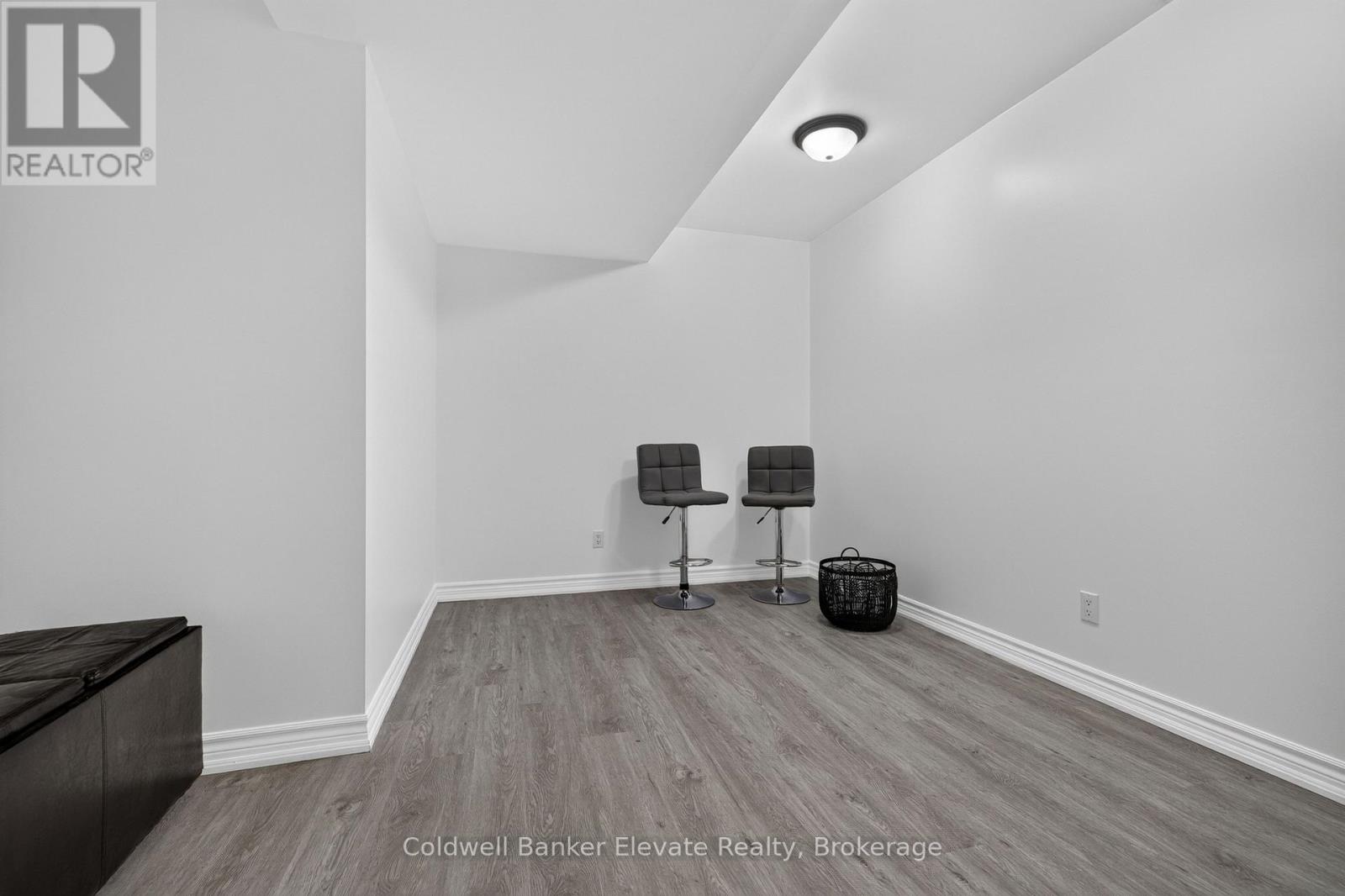 957 GZOWSKI STREET - Image 34