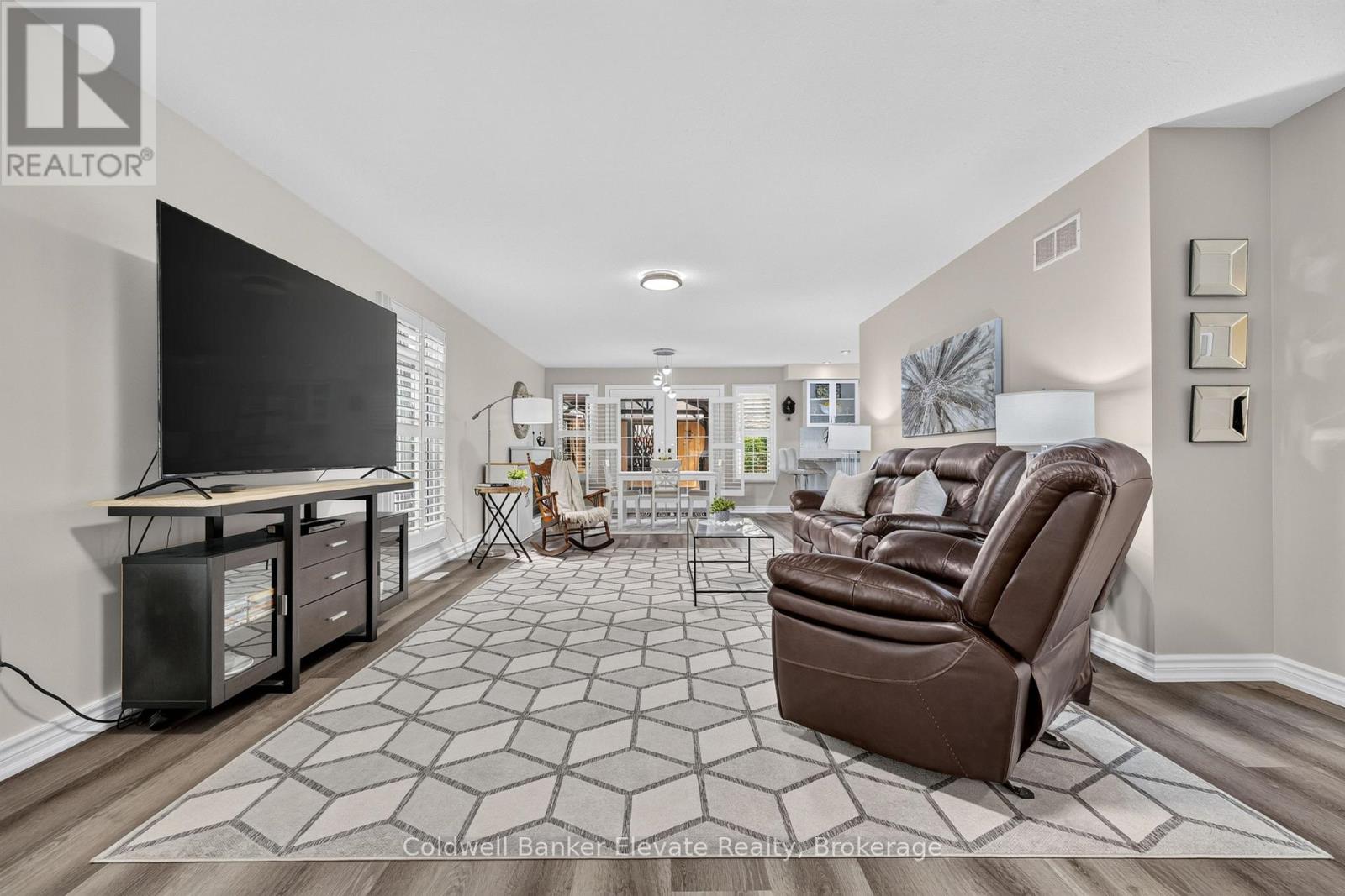 957 GZOWSKI STREET - Image 9