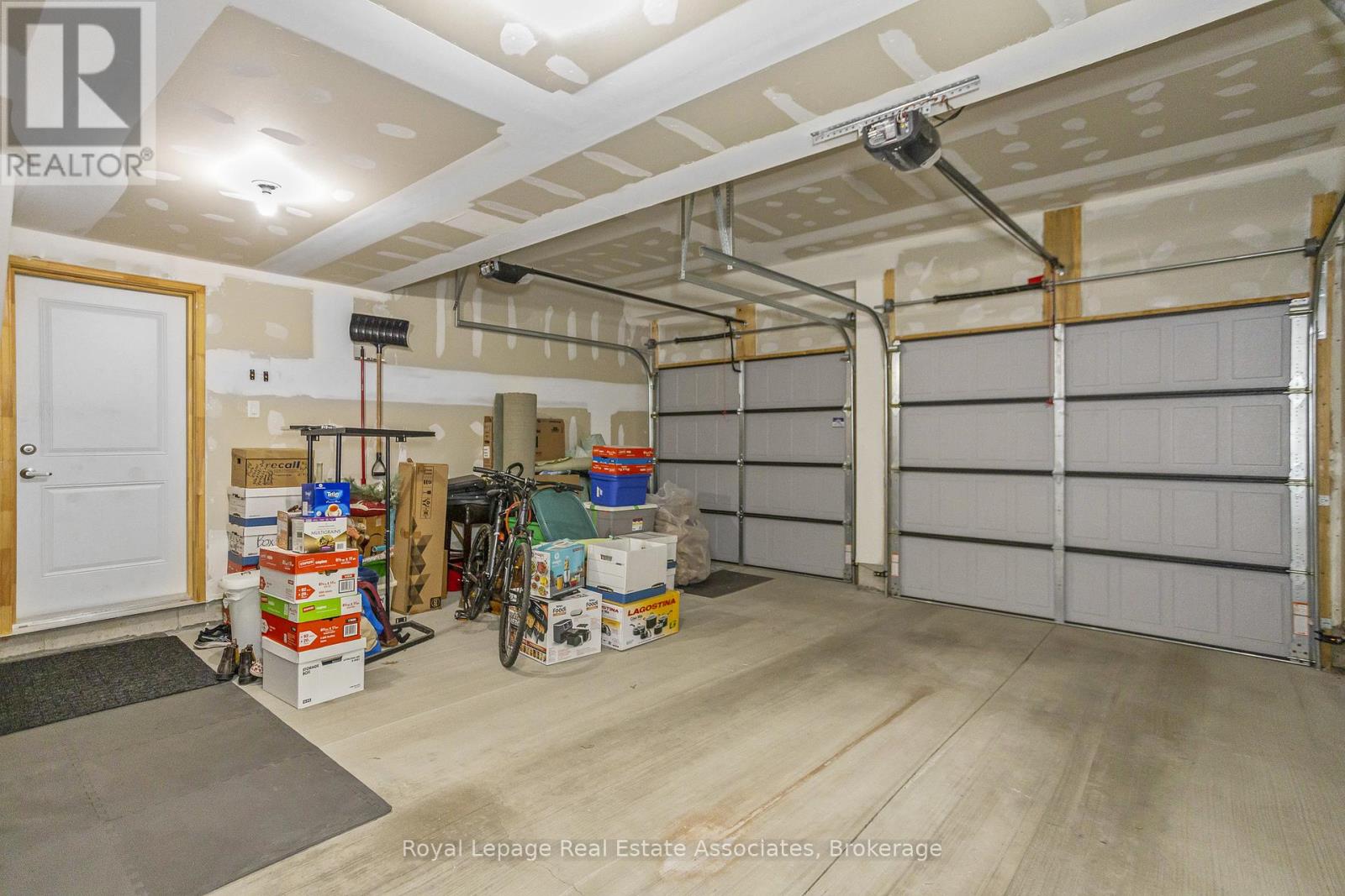 #16 177 EDGEVALLEY ROAD - 10