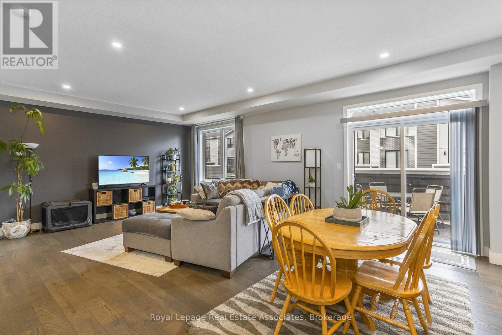 #16 177 EDGEVALLEY ROAD - 13