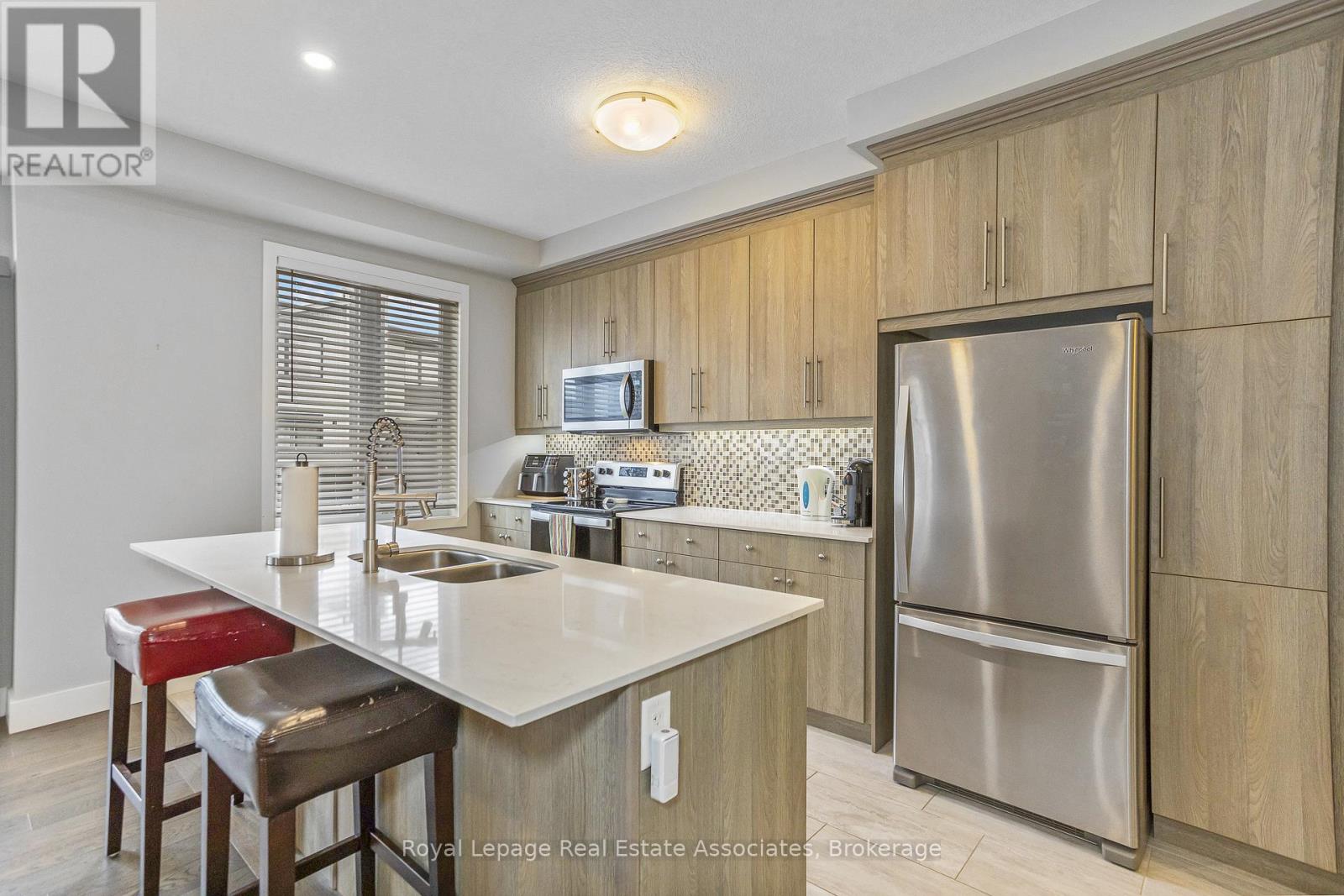 #16 177 EDGEVALLEY ROAD - 14