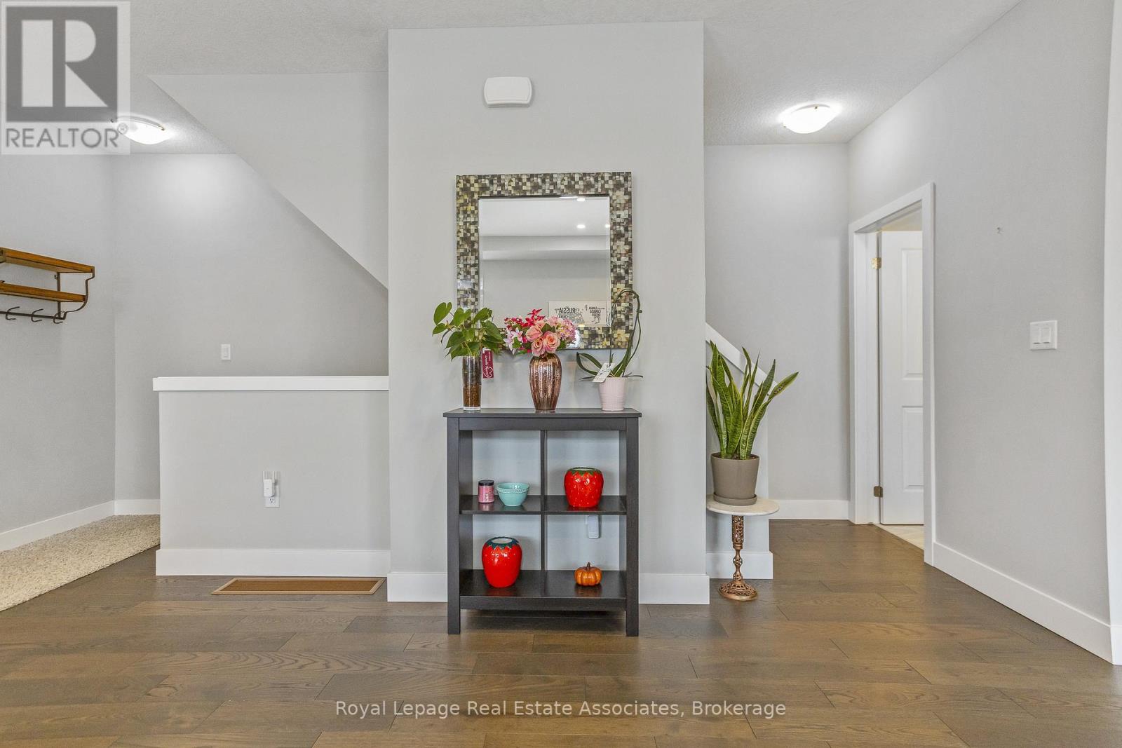 #16 177 EDGEVALLEY ROAD - 22