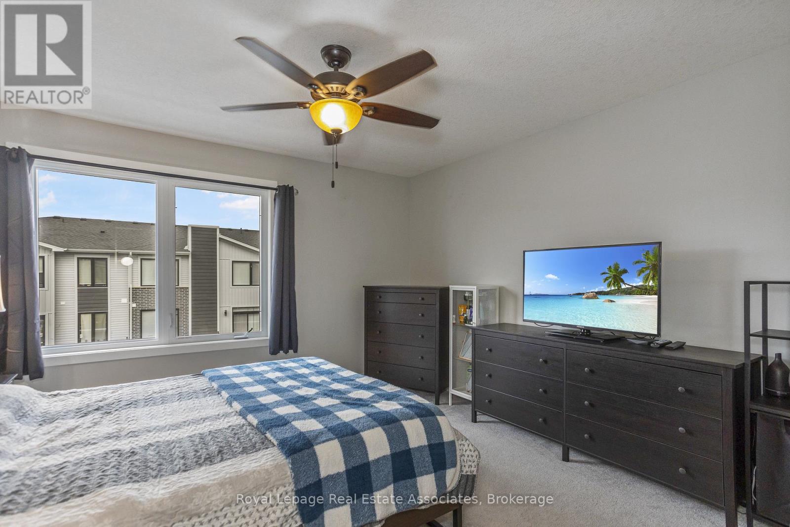 #16 177 EDGEVALLEY ROAD - 26