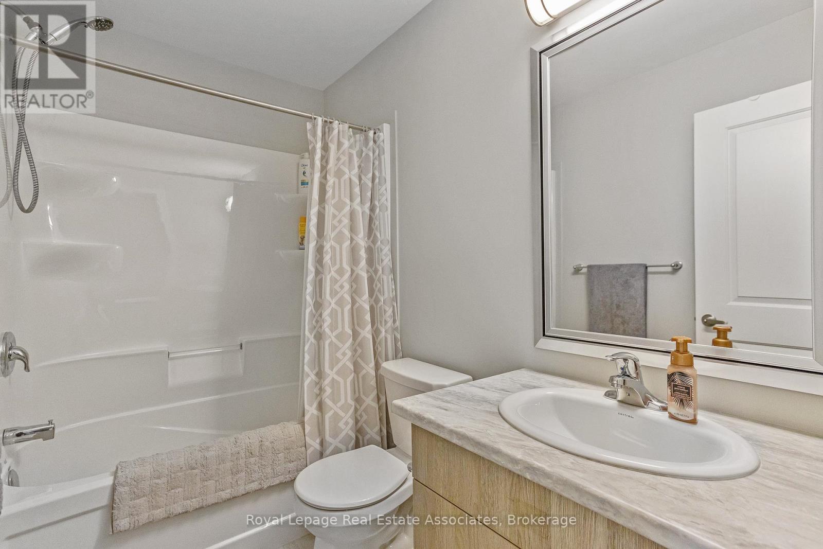 #16 177 EDGEVALLEY ROAD - 35